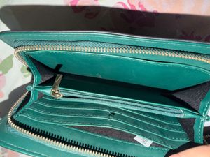 Aldo clutch