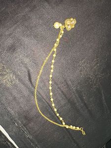 Elegant Gold nose pin