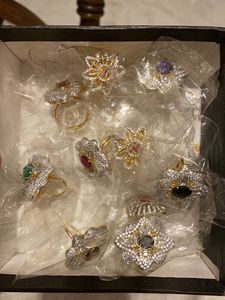 These are brand new Artificial rings.