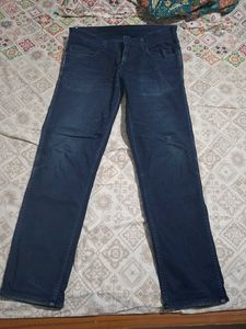 Levis Dark Wash Denim Jeans