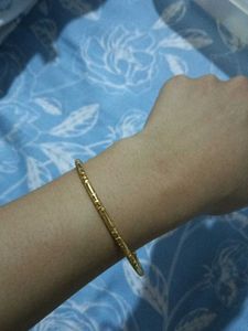 Elegant Gold Bangle Bracelet