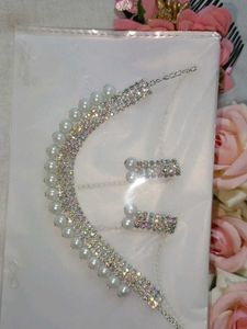 Sparkling Pearl & Crystal Necklace Set