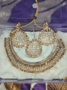 Full Necklace With Freebie