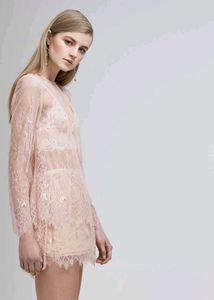 Elegant mini Lace Dress 🪭🪞✨️