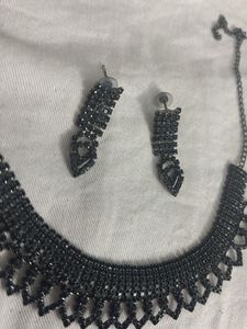 Sparkling Black Stone Necklace