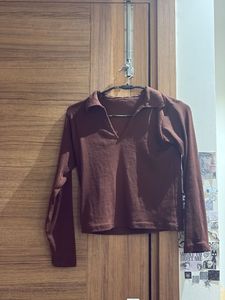 Long Sleeve Collared Crop Top