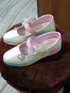 Cute Girls' Casual Shoes with Flower Detail