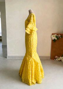 Elegant Yellow Lace Evening Gown