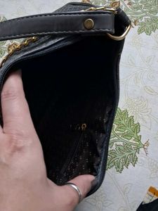 Chic Grey Textured Shoulder Bag with Gold Chain
