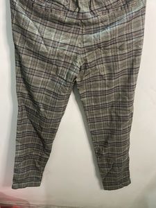 Plaid Cropped Pants