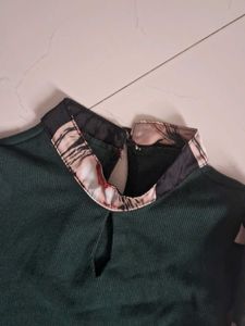 UNIQUE Printed Sleeve Top