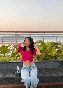 Vibrant Ribbed Knit Cropped Top