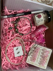 Charming Pink Jewelry & Makeup Set