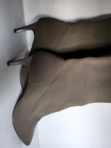 Ribbed High Heel Boots