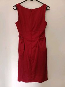 Elegant Red Sleeveless Sheath Dress