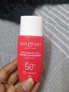 Dot &amp; Key Strawberry Dew Tinted Sunscreen
