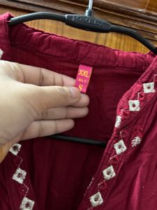 Elegant Maroon Embroidered Kurta