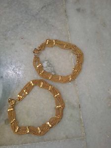 Gold-toned AnkletTarnish-resistant