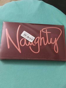 Huda Beauty Naughty Eyeshadow Palette