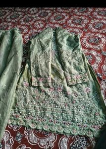 Elegant Embroidered pakistani Kurta Set