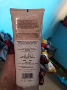 HILARY RHODA De-Tan Face &amp; Body Scrub