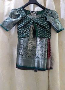 Exquisite Saree with stylish designer Blouse
