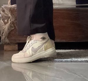 White Sneakers - Casual &amp; Comfortable