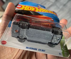 Hot Wheels Chevrolet Silverado EV RST