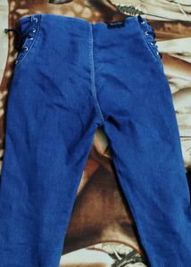 2 ladies zeans Stylish Blue Denim Jeans