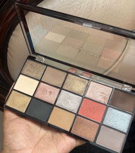 Makeup Revolution Eyeshadow Palette