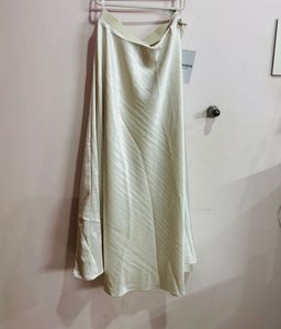 Elegant Flowing Skirt - Perfect for Any Occasion