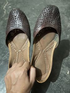 Brown Jutti Flats