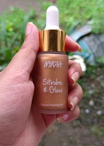 Nykaa Strobe And Glow Liquid Highlighter