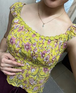 Bombay paisley top new