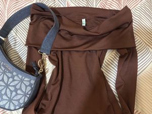Brown Off-Shoulder Top👚🤎
