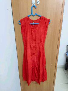 Red sleeveless kurti