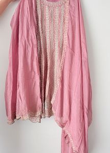 Elegant Pink Embroidered Kurta Set