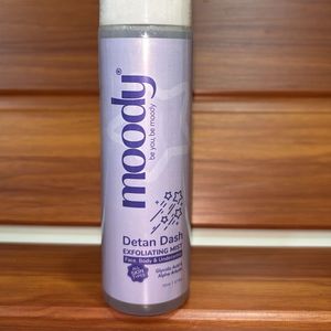 Moody Detan Dash Exfoliating Mist