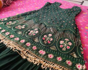 Elegant Green Embroidered Kurta Set
