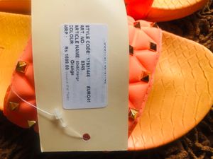 Dressberry Slides With Tag