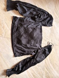 Chic Black Ruched crop top