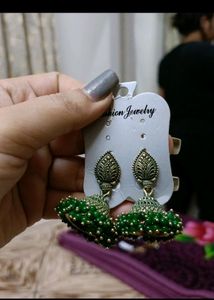 2 Earings And Set