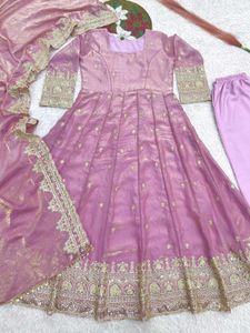 Embroidered Magenta Kurta Set