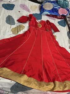 Stunning Red &amp; Gold Embroidered gown