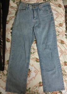 Urbanic Light Wash Straight Leg Jeans