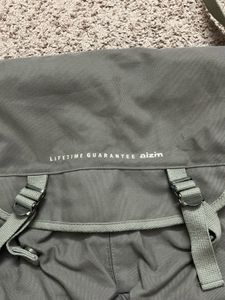 Vintage utility messenger bag 💼