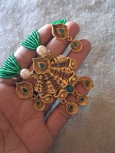Exquisite Emerald &amp; Pearl Necklace Set