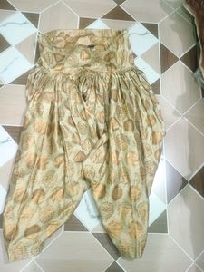 Golden ⭐🌟 Patiyala Salwar 🖤🖤