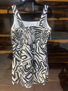 Stylish Black &amp; White Print Mini Dress