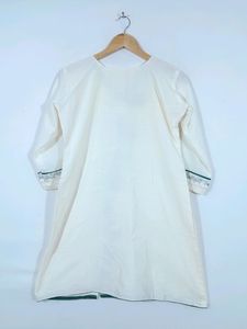 White With Floral Embroidery Kurta Sets (Women's)